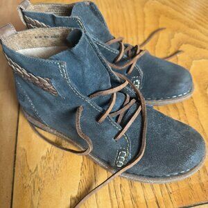 BORN WOMEN'S LACE UP SUEDE ANKLE BOOTS DARK GREY / BROWN SIZE 8